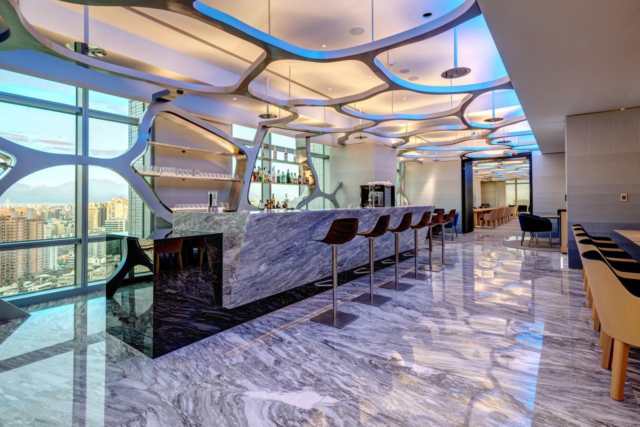 Silks Club Ξενοδοχείο Καοσιούνγκ Εξωτερικό φωτογραφία The bar at the 39th floor
